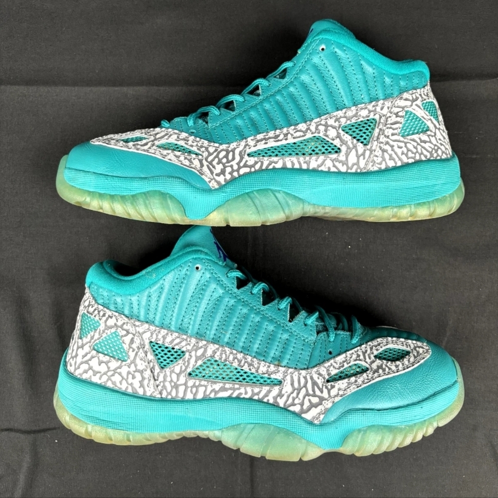 Jordan 11 Teal and Gray Mens Sneakers Sz 9